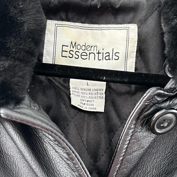 Modern Essentials Leather Coat Womens L Black Fur Collar Button Front Baddie - Picture 4 of 6